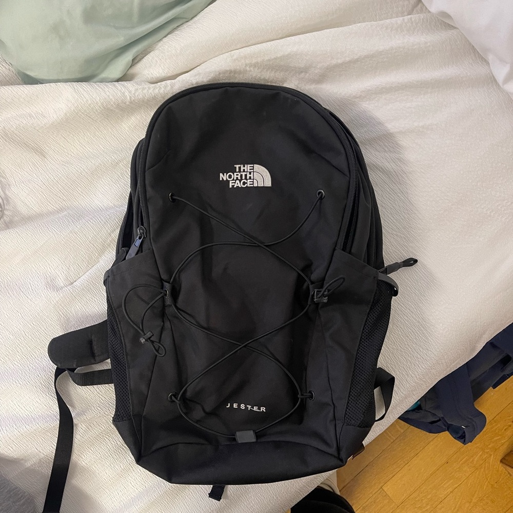 the northface jester black backpack